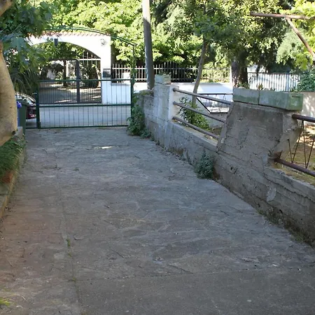 Apartment With Parking Space - 366 *